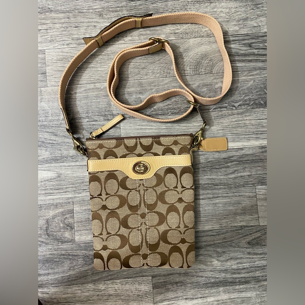 Coach File Bag/Crossbody Bag in Signature Canvas Khaki Saddle